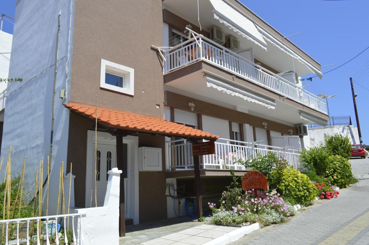 الشقق الفندقية سارتيفي  Giannas House المظهر الخارجي الصورة